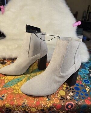 Forever 21 "Chelsea" Light Gray Faux Suede Block Heel Ankle